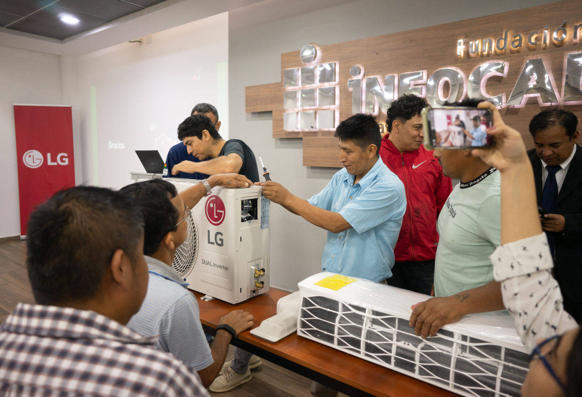 Taller LG 10